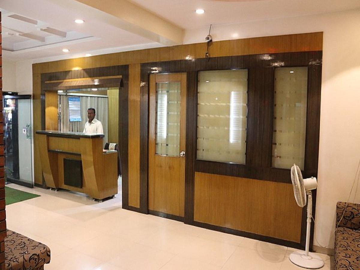 Hotel Shri Krishna Shirdi Zewnętrze zdjęcie